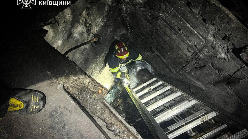 В Киевской области девушка во время празднования дня рождения упала в 8-метровую шахту