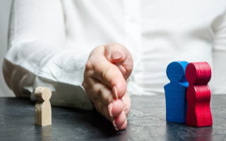 Позов про відібрання дитини без позбавлення батьківських прав: судам заборонять ігнорувати зміни у житті сімʼї