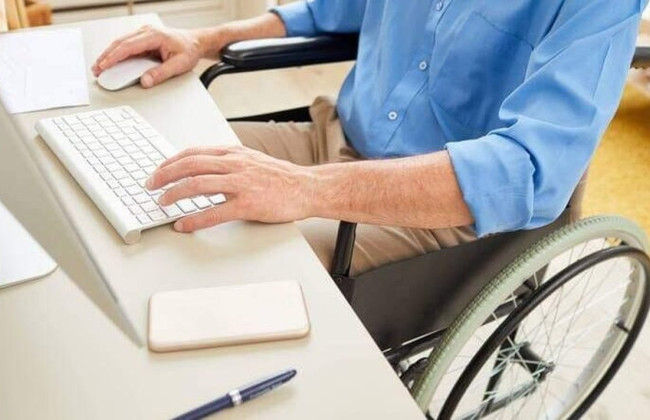Один работник — как два рабочих места: Кабмин утвердил порядок трудоустройства людей с инвалидностью