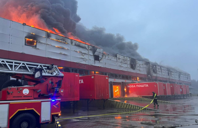 Россияне ударили по Луцку: уничтожен терминал «Новой почты», фото