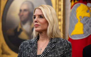 Дональд Трамп звільнив генпрокурорку США Пем Бонді — вона переходить у приватний сектор