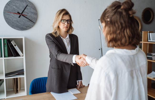 Кабмин обновляет политику занятости: новые программы для бизнеса, молодежи и людей 50+