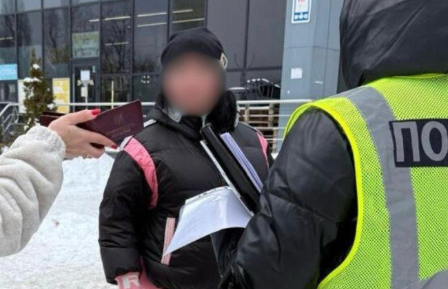 Фиктивная инвалидность за $6000 для побега за границу: в Киеве будут судить семейного врача