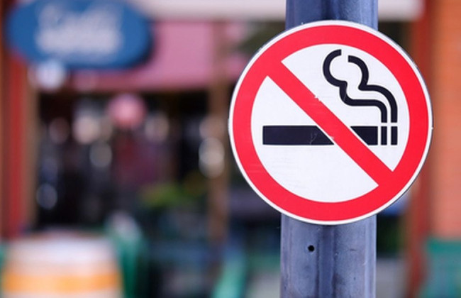 Продажу никотиновых паучей несовершеннолетним хотят запретить, рекламу — ограничить: что предусматривает законопроект