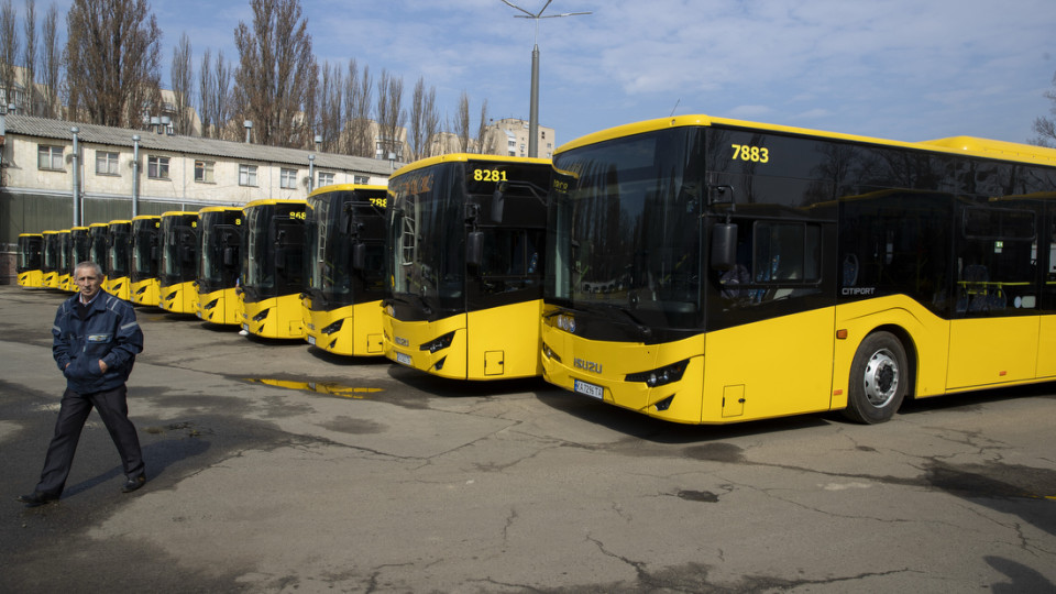 В Киеве на маршруты выпустили 20 новых автобусов