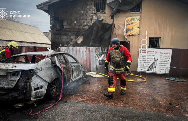 На Київщині загинуло близько 20 тварин внаслідок атаки РФ по ветеринарній клініці, фото