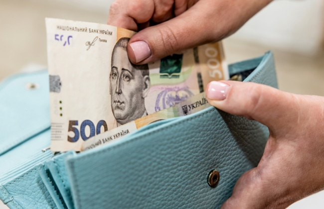 Соцдопомога замість пенсії — хто має право та як оформити виплати