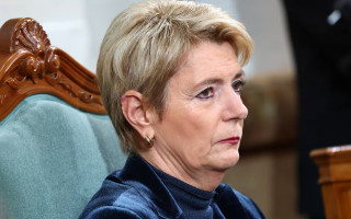 Міністр фінансів Швейцарії подала до суду через образливий пост, створений ШІ