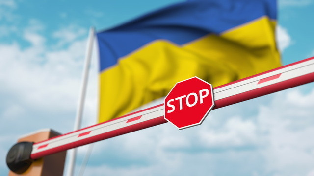 Верховный Суд подтвердил возможность обжалования отказа во временном ограничении должника в праве выезда за границу на стадии исполнения решения