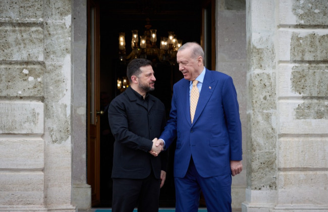 Зеленский заявил, что Эрдоган предложил переговоры в Стамбуле и подтвердил готовность к встрече с РФ на уровне лидеров