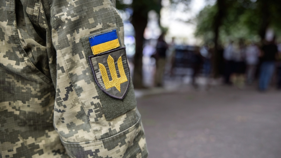 В Виннице мужчина ножом ранил двух военнослужащих ТЦК — один из них в реанимации