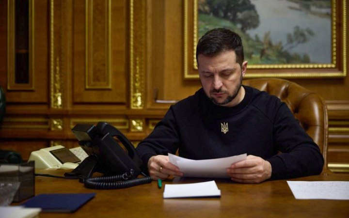 Владимир Зеленский ввел санкции против производителей оружия РФ и участников строительства Керченского моста