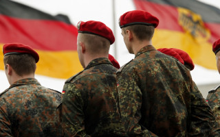 Німеччина обмежила виїзд за кордон для чоловіків віком від 17 до 45 років