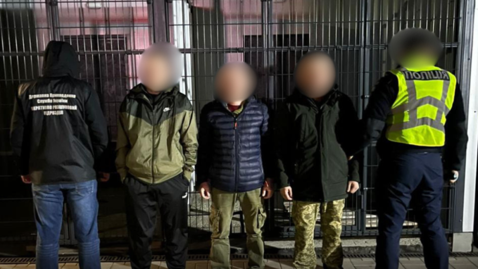 На Закарпатті затримали військових у СЗЧ, які за $10 тисяч переправляли чоловіків за кордон