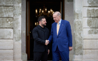 Зеленский заявил, что Эрдоган предложил переговоры в Стамбуле и подтвердил готовность к встрече с РФ на уровне лидеров