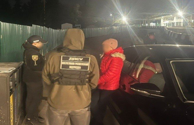 Фіктивний шлюб за 100 тисяч гривень — на кордоні викрили спробу виїзду до Словаччини
