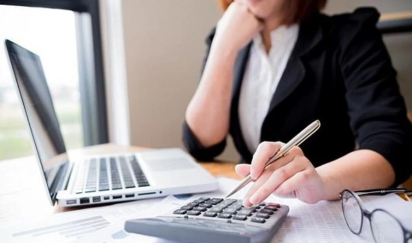 Прибавки и оздоровительные выплаты: когда отказ работодателя является нарушением