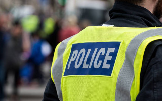 Возле резиденции мэра Лондона полицейские оставили сумку с оружием и боеприпасами