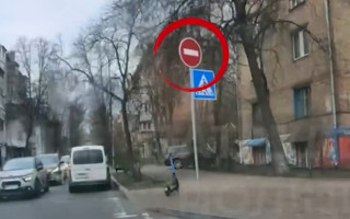 У Києві покарали водія, який порушив вимоги знаку «В’їзд заборонено» — відео