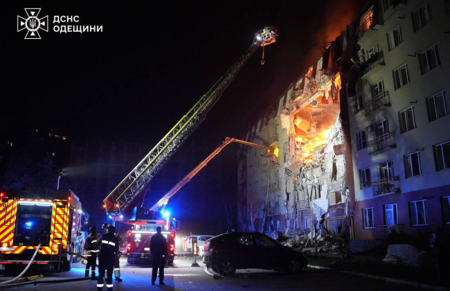 Россияне ударили по многоэтажке в Одессе: погибли три человека, среди них — ребенок