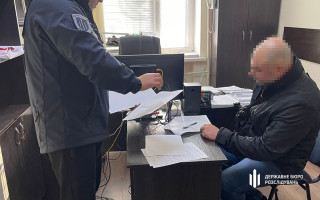 Побив адвоката під час зупинки авто: суд у Миколаєві засудив правоохоронця