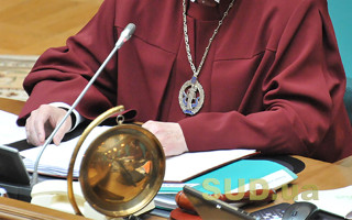 Комітет з питань Регламенту виявив правові колізії у законопроєкті про дисциплінарну відповідальність суддів КСУ