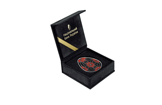 НБУ вдруге випустив монету у формі писанки до Великодня – як виглядає