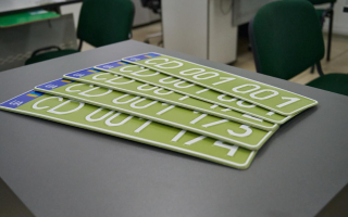 В Україні з’явилися оливкові номерні знаки — кому їх видають, фото