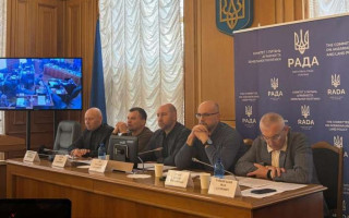 Комітет Ради закликає уряд погоджувати реорганізацію аграрних органів та спростити сертифікацію і реєстрацію агротехніки