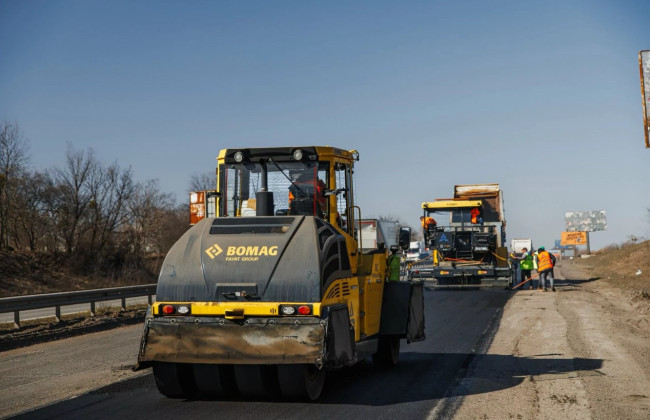На трассе Киев–Чоп ограничивают движение в Калиновке из-за ремонта путепровода
