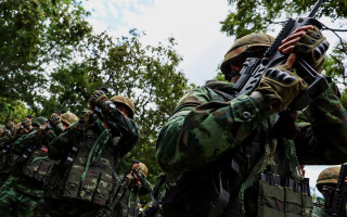 У Таїланді чоловіків агітують йти до армії, щоб «відпочити від дружини»