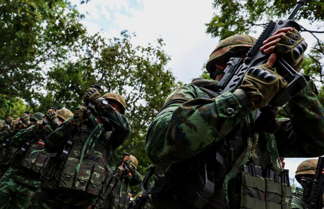 В Таиланде мужчин агитируют идти в армию, чтобы «отдохнуть от жены»