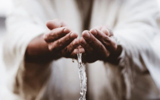 Хрещення обернулося трагедією: пастора судитимуть через смерть чоловіка у надувному басейні