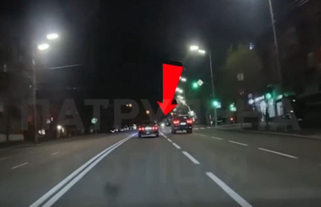 У Києві покарали водія BMW, який перетнув подвійну суцільну лінію дорожньої розмітки — відео