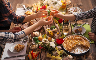 Праздничный стол без рисков: сроки хранения пасхальных блюд