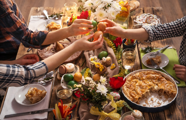 Праздничный стол без рисков: сроки хранения пасхальных блюд