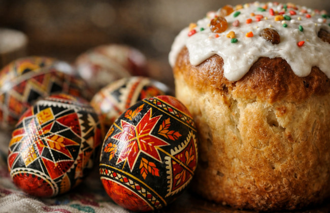 Великдень-2026: чи можна працювати, ходити на кладовище і що нести до церкви