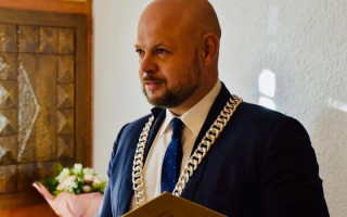 Адвокат мэра, обвиняемого в ДТП, просила разрешить напоить его водкой в рамках эксперимента — какое решение принял суд