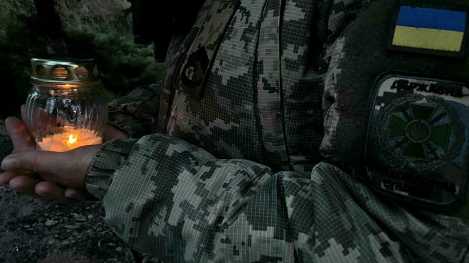 В пасхальную ночь в Украину доставили Благодатный огонь – первыми святыню встретили пограничники в Устилуге