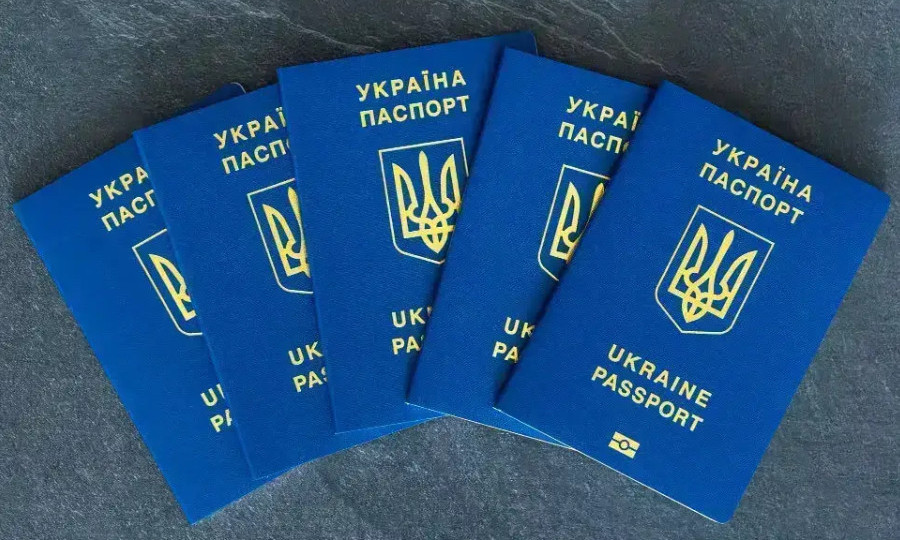 Оформление загранпаспорта: можно ли использовать фото из предыдущего документа