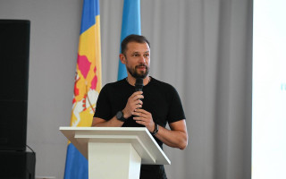 В Україні вдвічі скоротилася кількість молодих учителів, у школи йде менш як 20% випускників — Бабак