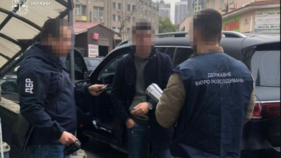 Адвокат і спільники під судом: у Києві намагалися привласнити елітні квартири на понад 25 млн гривень