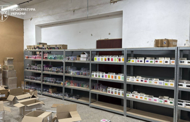 Руслан Кравченко сообщил о ликвидации масштабной схемы оборота нелегальных вейпов