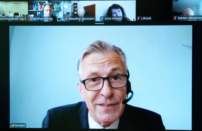 Конституціоналізація адміністративного судочинства як гарантія захисту засадничих прав: лекція професора Ларса Брокера