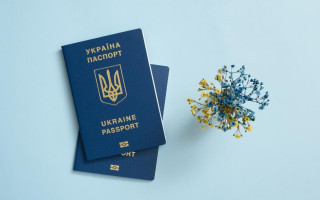 Часть украинцев может получить бессрочный паспорт в форме ID-карты