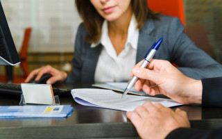 Нашли ошибку в нотариальном документе — можно ли исправить ее без суда