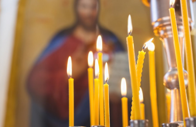 У Києві у поминальні дні з 19 до 22 квітня організують додатковий транспорт до кладовищ: список