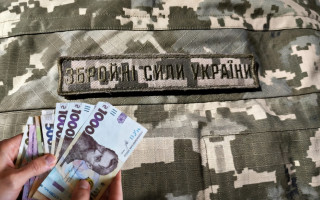 Военным готовят дополнительные выплаты с ограничением на использование — в размере трех минимальных зарплат