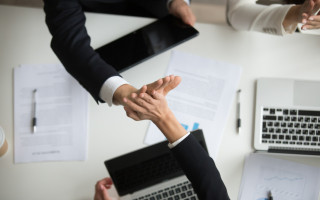 Местные советы обяжут помогать активистам: как изменятся правила создания органов самоорганизации населения