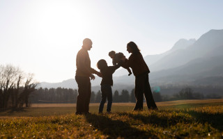 В международных делах об установлении отцовства фиксированное правило создает проблемы с защитой ребенка — как это изменят
